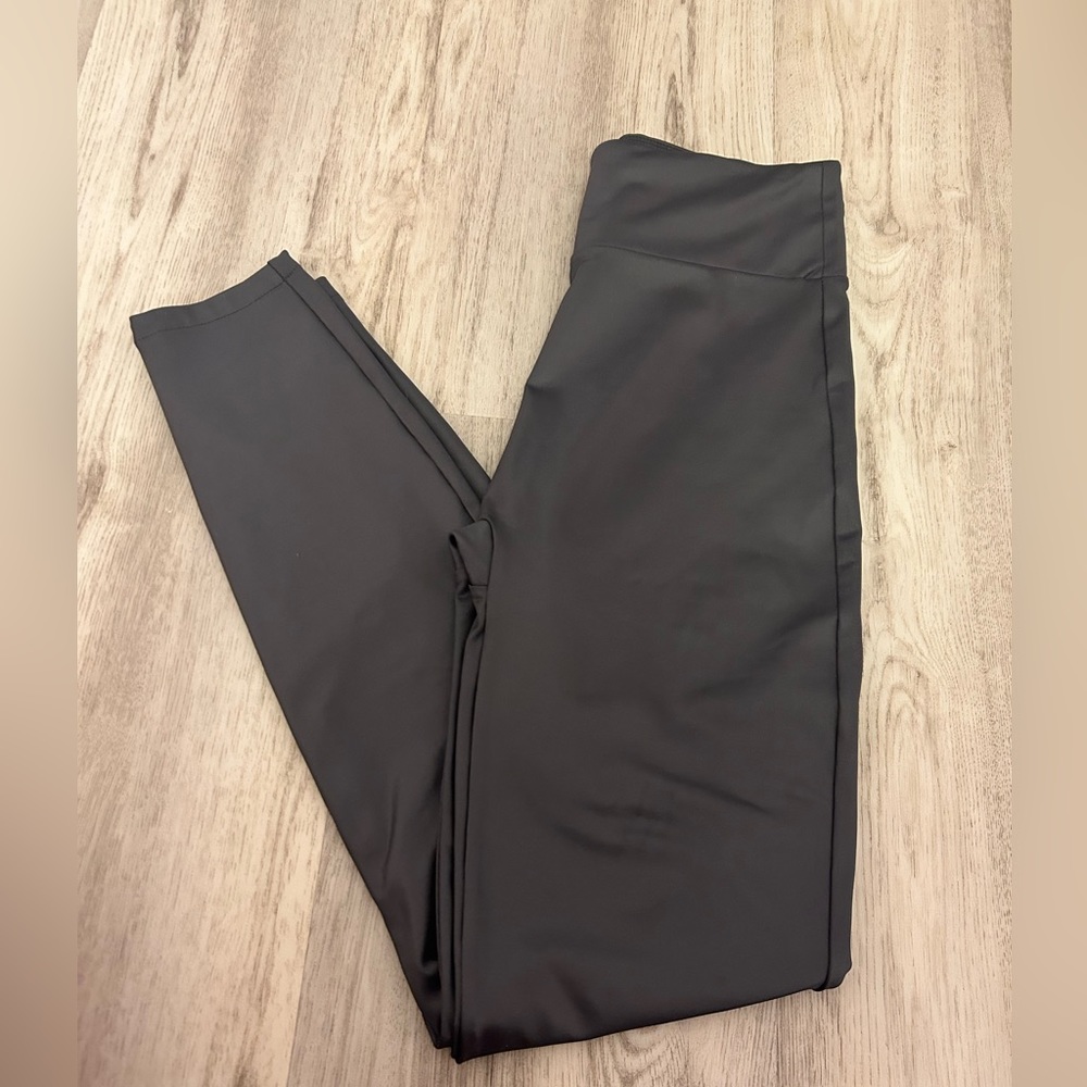 Abercrombie and fitch shiny leather like leggings size small